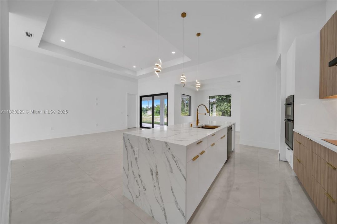 En Venta: $495,000 (4 camas, 3 baños, 0 Pies cuadrados)