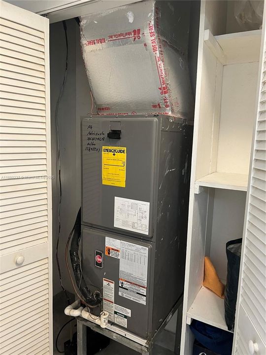 待售: $280,900 (1 贝兹, 1 浴室, 730 平方英尺)