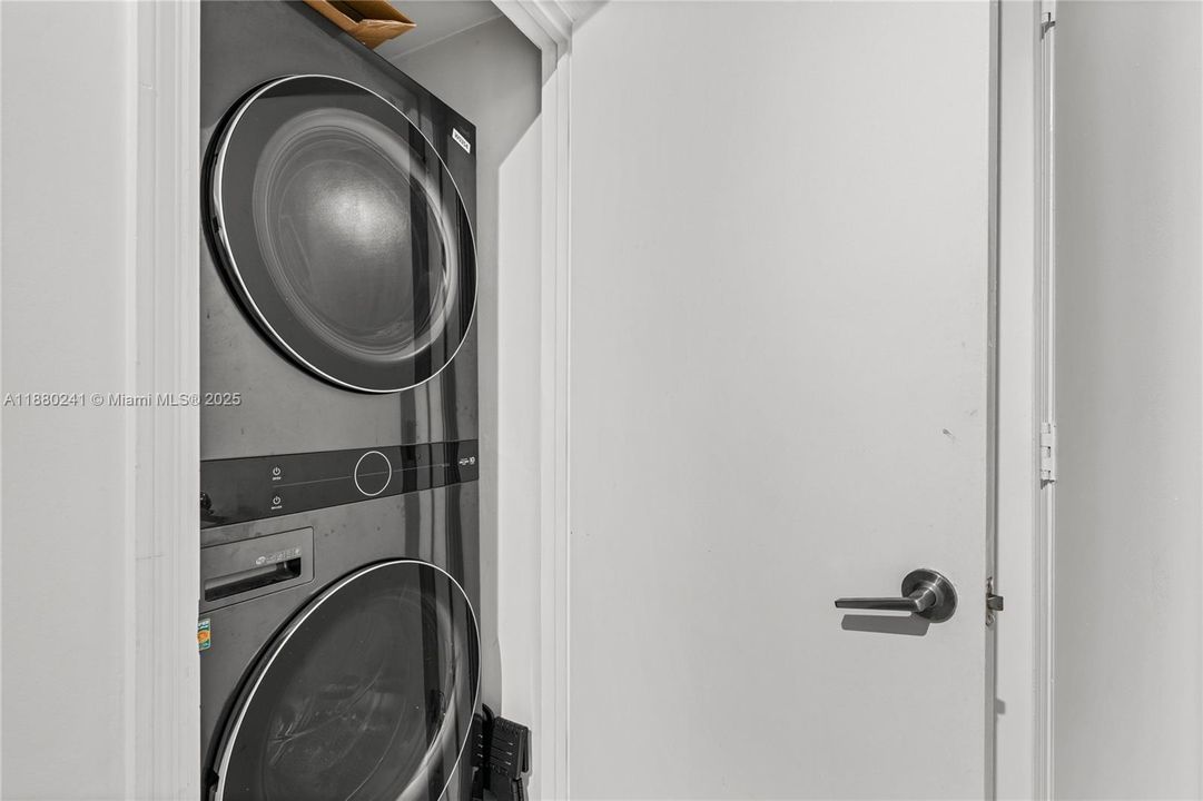 En Venta: $607,000 (2 camas, 2 baños, 1111 Pies cuadrados)