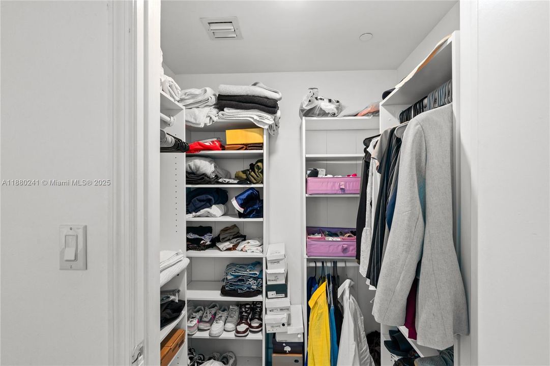 En Venta: $607,000 (2 camas, 2 baños, 1111 Pies cuadrados)