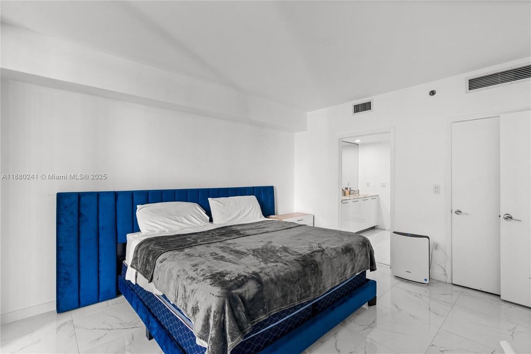 En Venta: $607,000 (2 camas, 2 baños, 1111 Pies cuadrados)