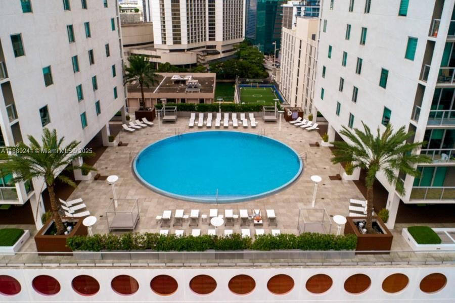 En Venta: $607,000 (2 camas, 2 baños, 1111 Pies cuadrados)