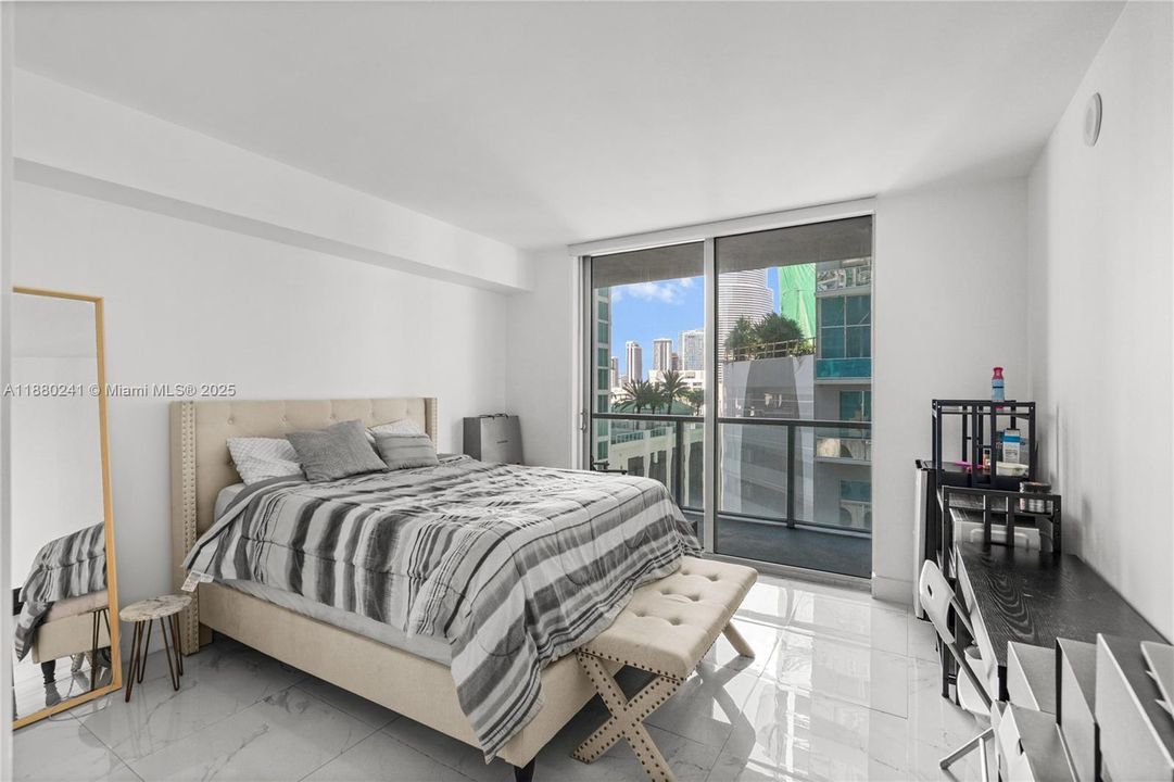 En Venta: $607,000 (2 camas, 2 baños, 1111 Pies cuadrados)