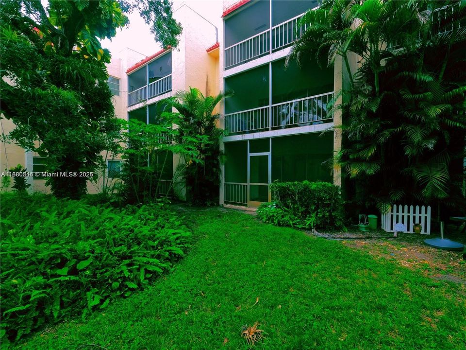 Recently Rented: $1,400 (0 beds, 1 baths, 432 Square Feet)