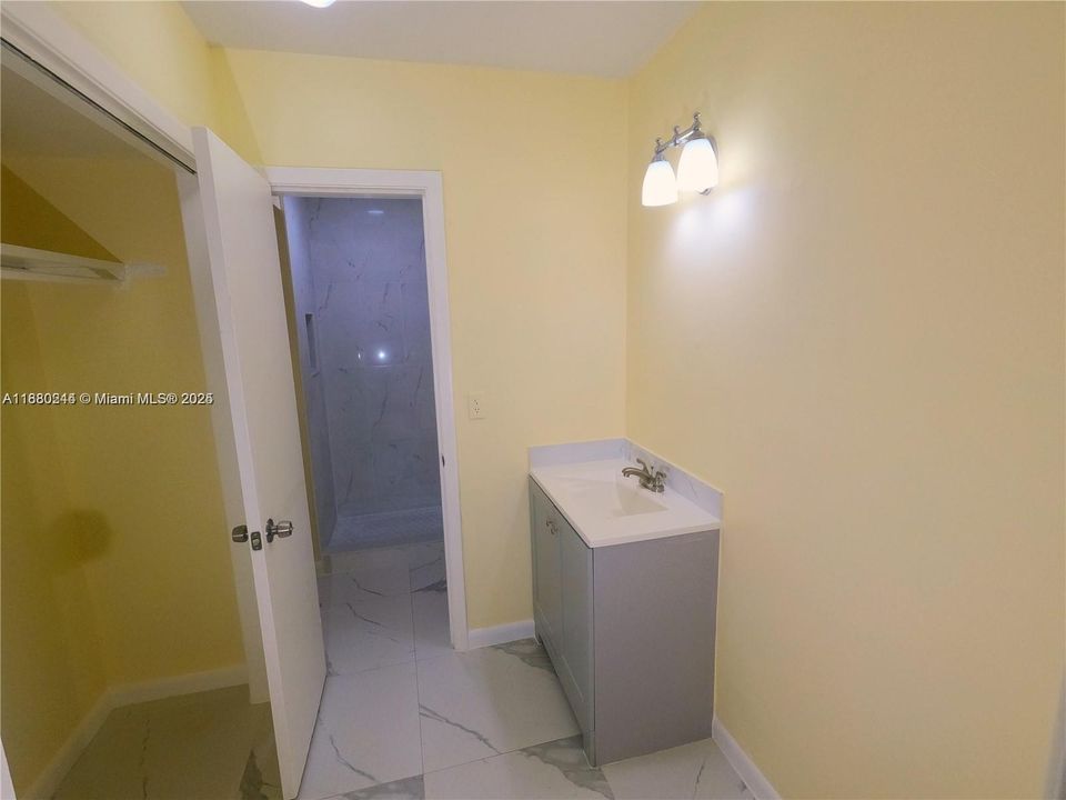 Recently Rented: $1,400 (0 beds, 1 baths, 432 Square Feet)