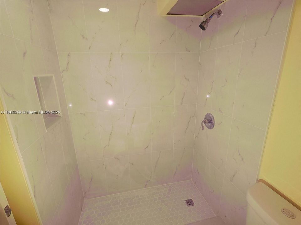 Recently Rented: $1,400 (0 beds, 1 baths, 432 Square Feet)