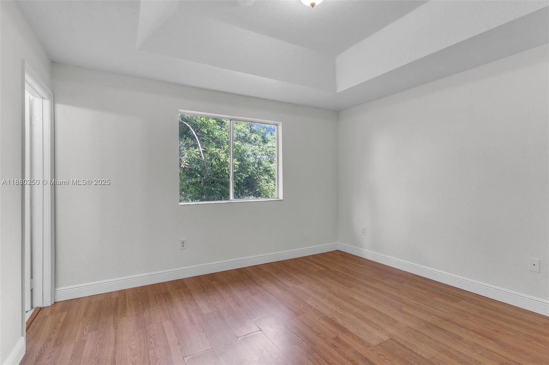 Recently Sold: $249,900 (3 beds, 2 baths, 1302 Square Feet)