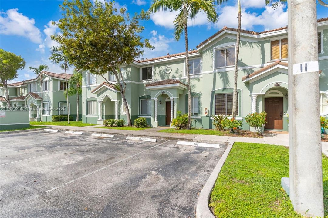 Recently Sold: $249,900 (3 beds, 2 baths, 1302 Square Feet)