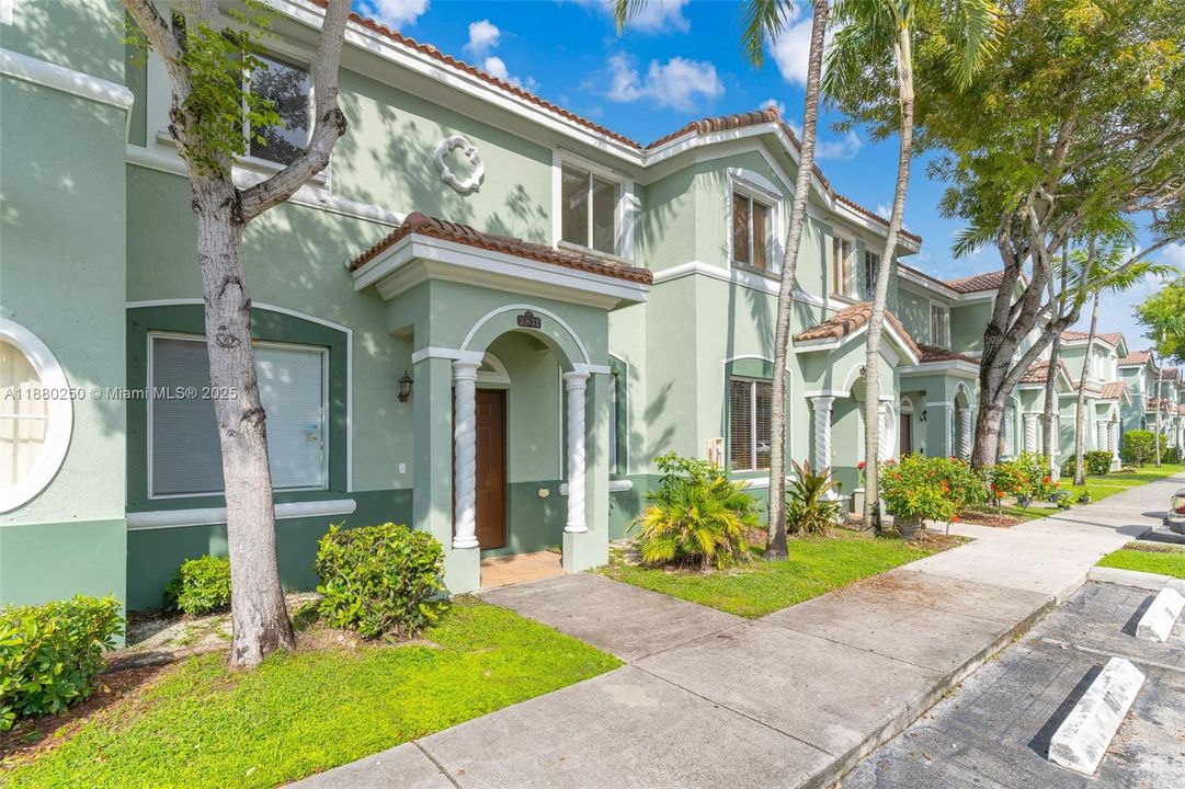 Recently Sold: $249,900 (3 beds, 2 baths, 1302 Square Feet)