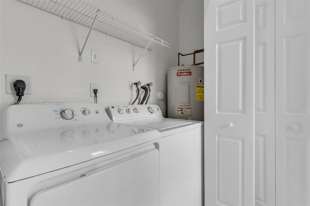 Recently Sold: $249,900 (3 beds, 2 baths, 1302 Square Feet)