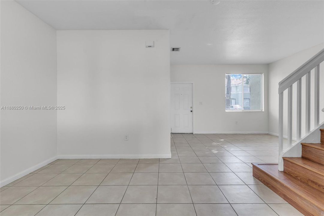 Recently Sold: $249,900 (3 beds, 2 baths, 1302 Square Feet)