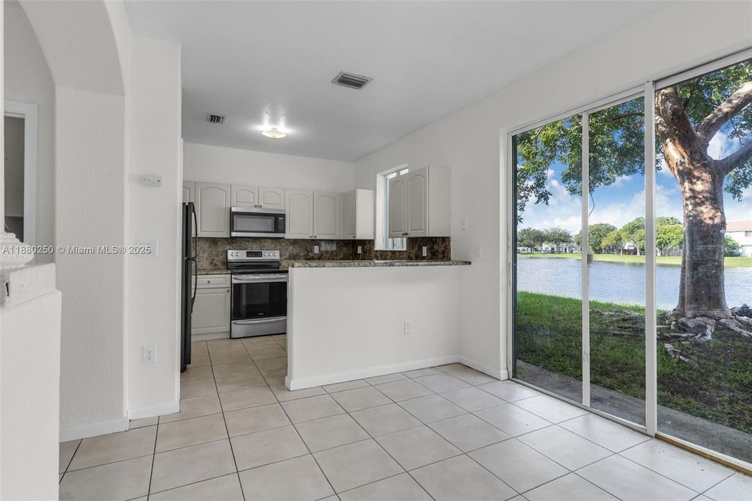 Recently Sold: $249,900 (3 beds, 2 baths, 1302 Square Feet)