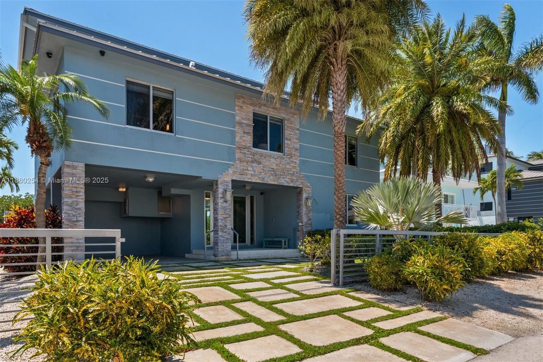 En Venta: $3,795,000 (5 camas, 5 baños, 3398 Pies cuadrados)