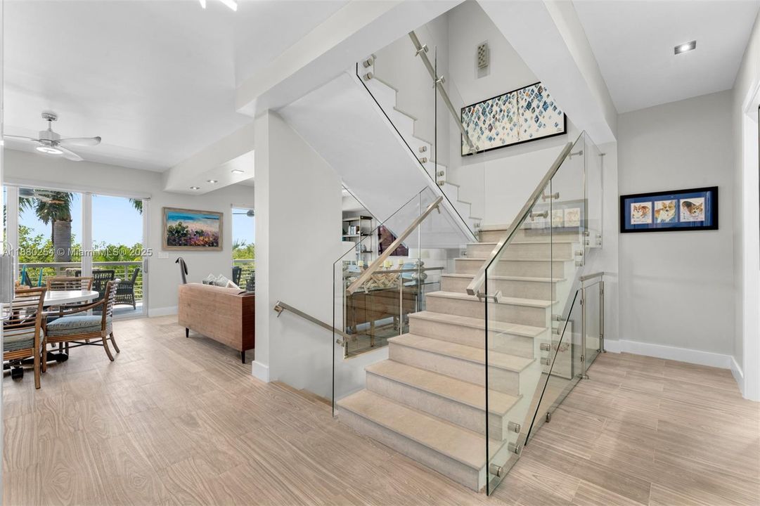 En Venta: $3,795,000 (5 camas, 5 baños, 3398 Pies cuadrados)