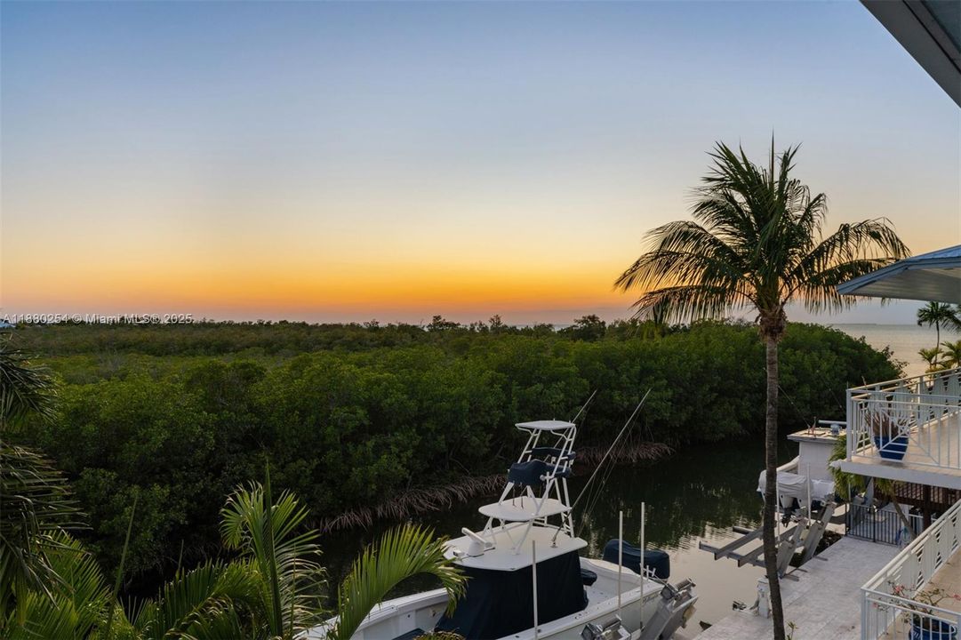 En Venta: $3,795,000 (5 camas, 5 baños, 3398 Pies cuadrados)