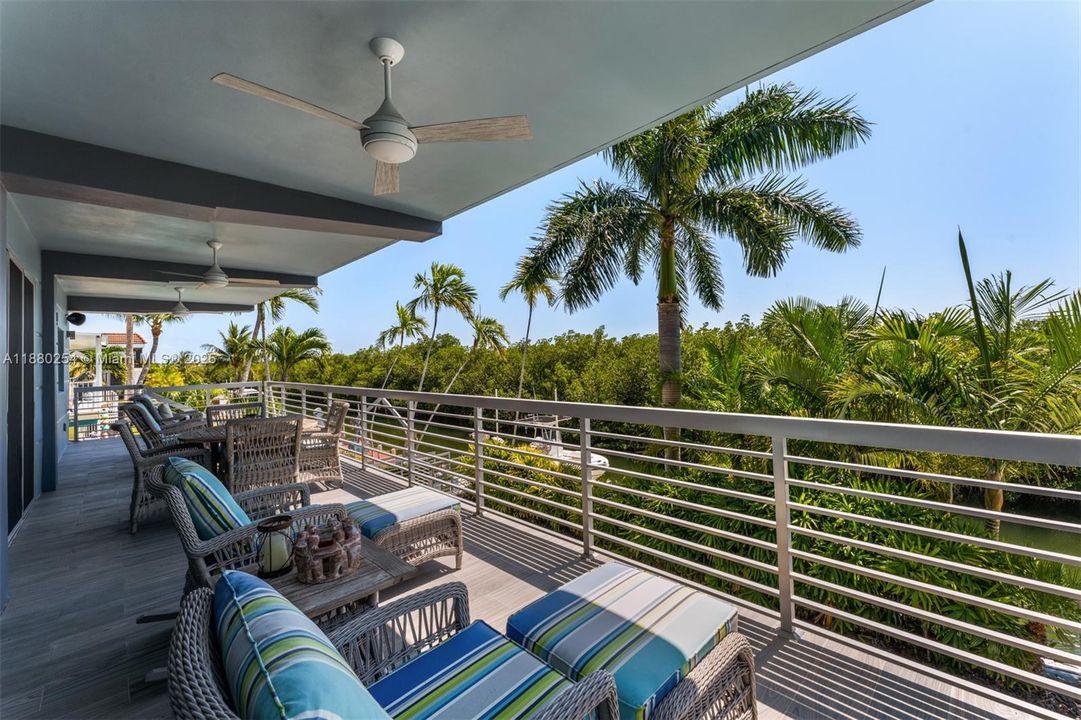 En Venta: $3,795,000 (5 camas, 5 baños, 3398 Pies cuadrados)