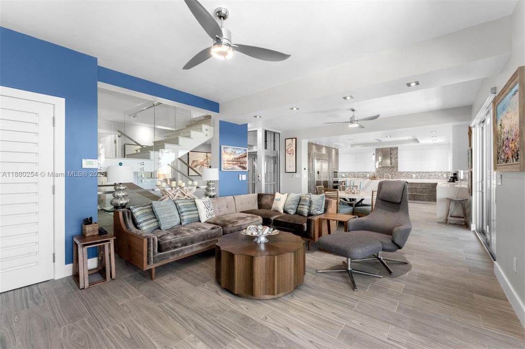 En Venta: $3,795,000 (5 camas, 5 baños, 3398 Pies cuadrados)