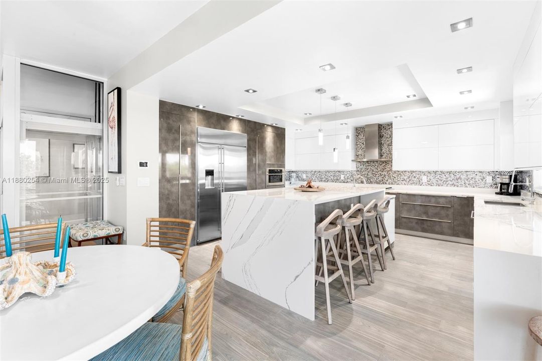 En Venta: $3,795,000 (5 camas, 5 baños, 3398 Pies cuadrados)