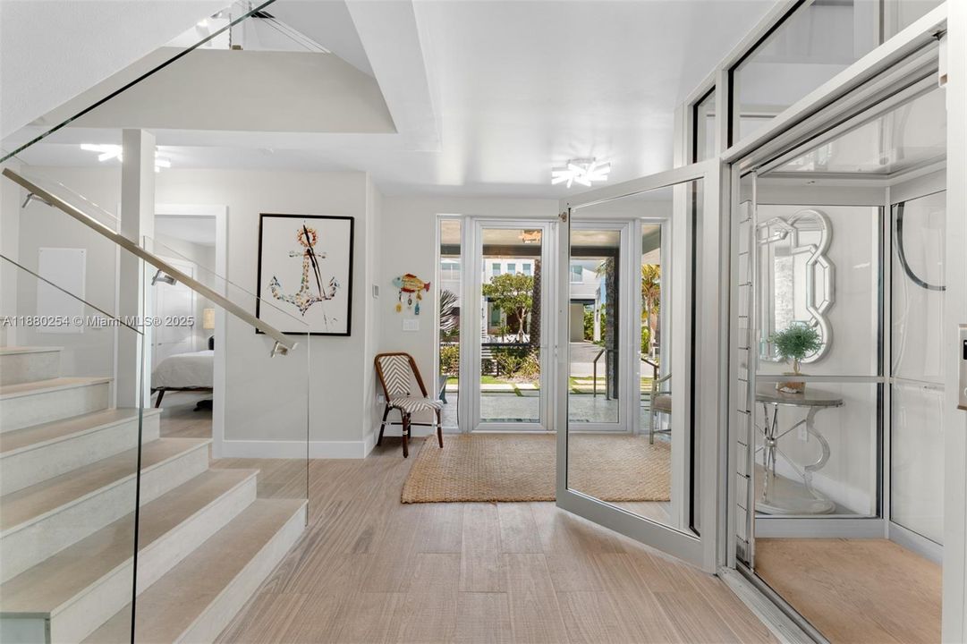 En Venta: $3,795,000 (5 camas, 5 baños, 3398 Pies cuadrados)