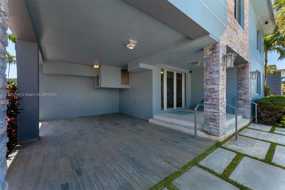 En Venta: $3,795,000 (5 camas, 5 baños, 3398 Pies cuadrados)