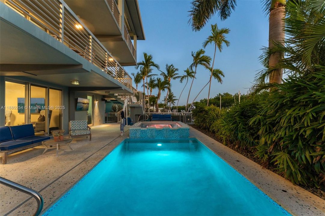 En Venta: $3,795,000 (5 camas, 5 baños, 3398 Pies cuadrados)