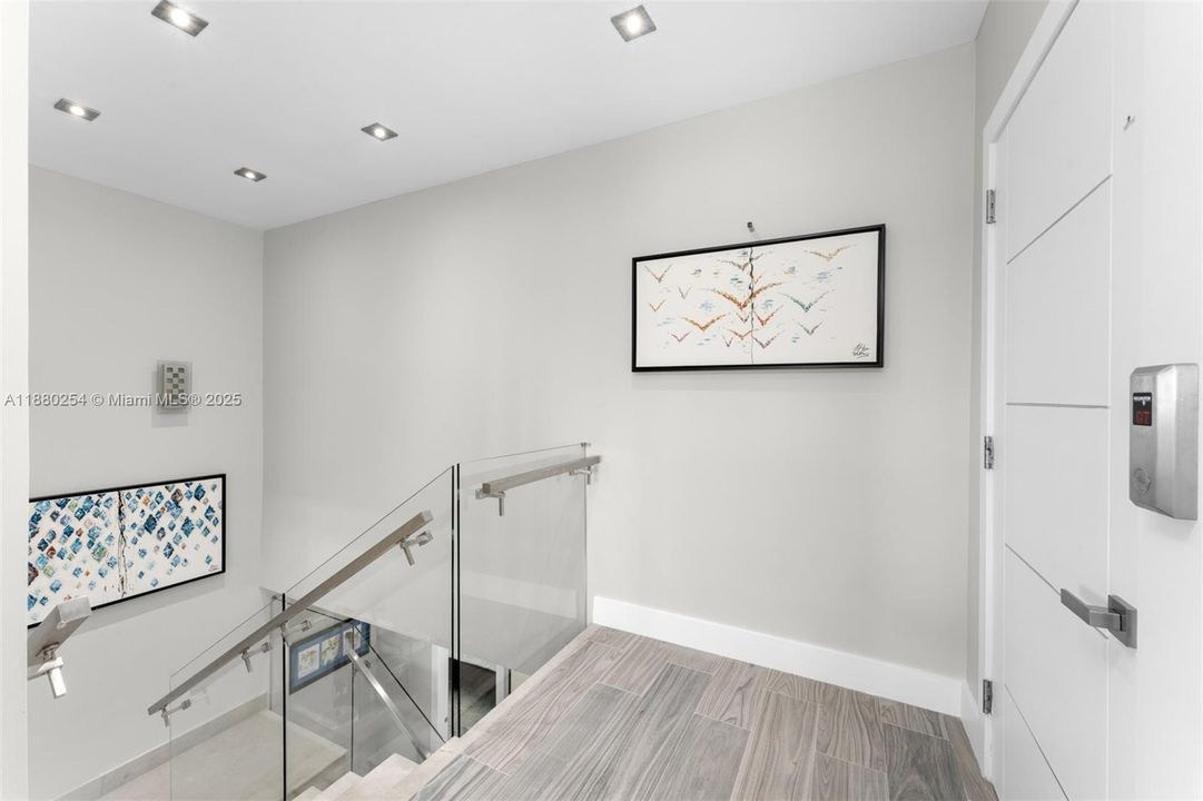 En Venta: $3,795,000 (5 camas, 5 baños, 3398 Pies cuadrados)