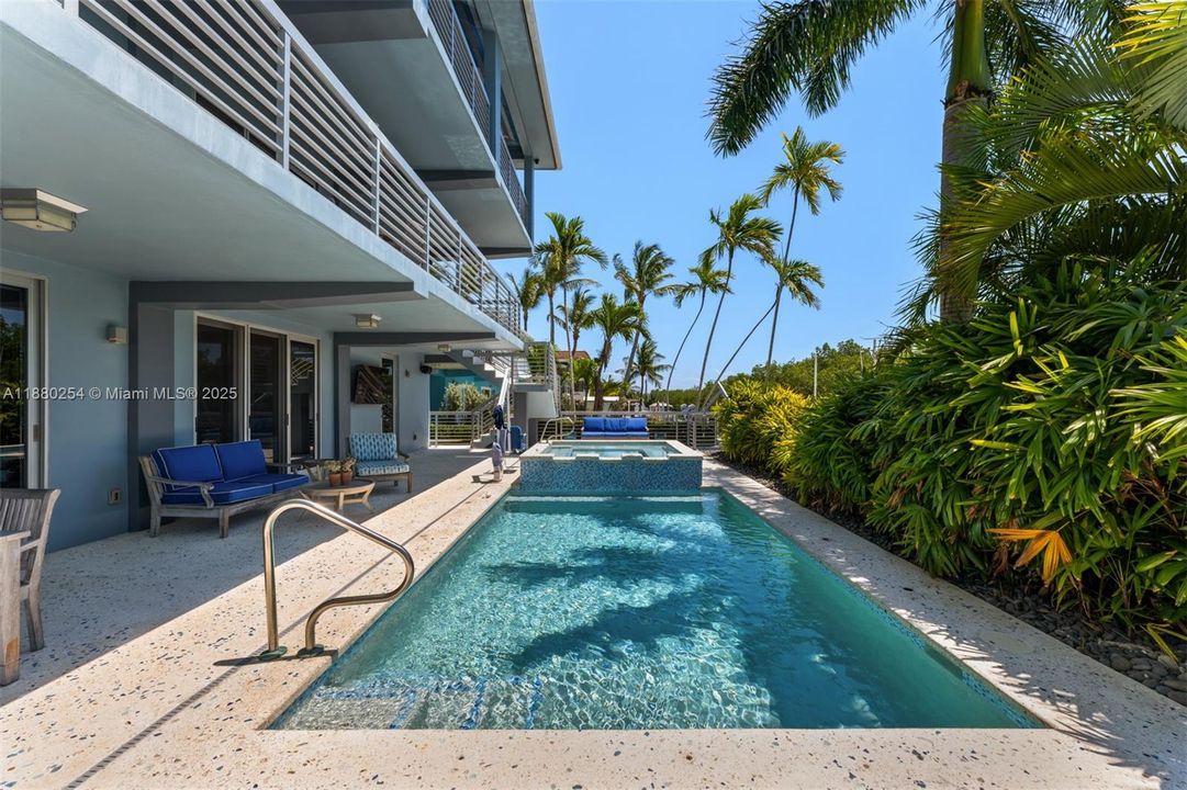 En Venta: $3,795,000 (5 camas, 5 baños, 3398 Pies cuadrados)