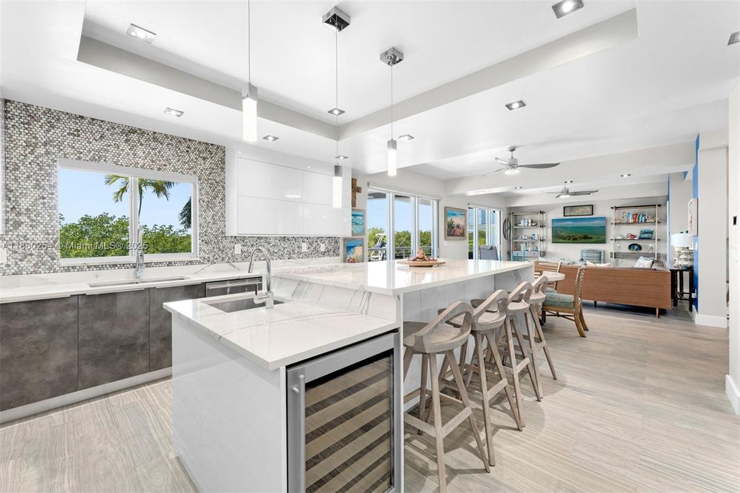 En Venta: $3,795,000 (5 camas, 5 baños, 3398 Pies cuadrados)