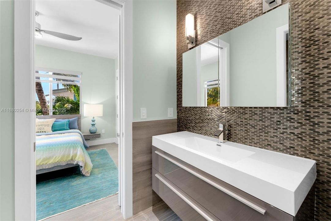 En Venta: $3,795,000 (5 camas, 5 baños, 3398 Pies cuadrados)