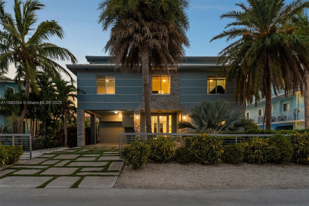 En Venta: $3,795,000 (5 camas, 5 baños, 3398 Pies cuadrados)