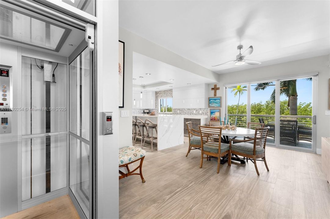 En Venta: $3,795,000 (5 camas, 5 baños, 3398 Pies cuadrados)