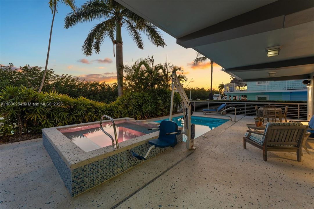 En Venta: $3,795,000 (5 camas, 5 baños, 3398 Pies cuadrados)