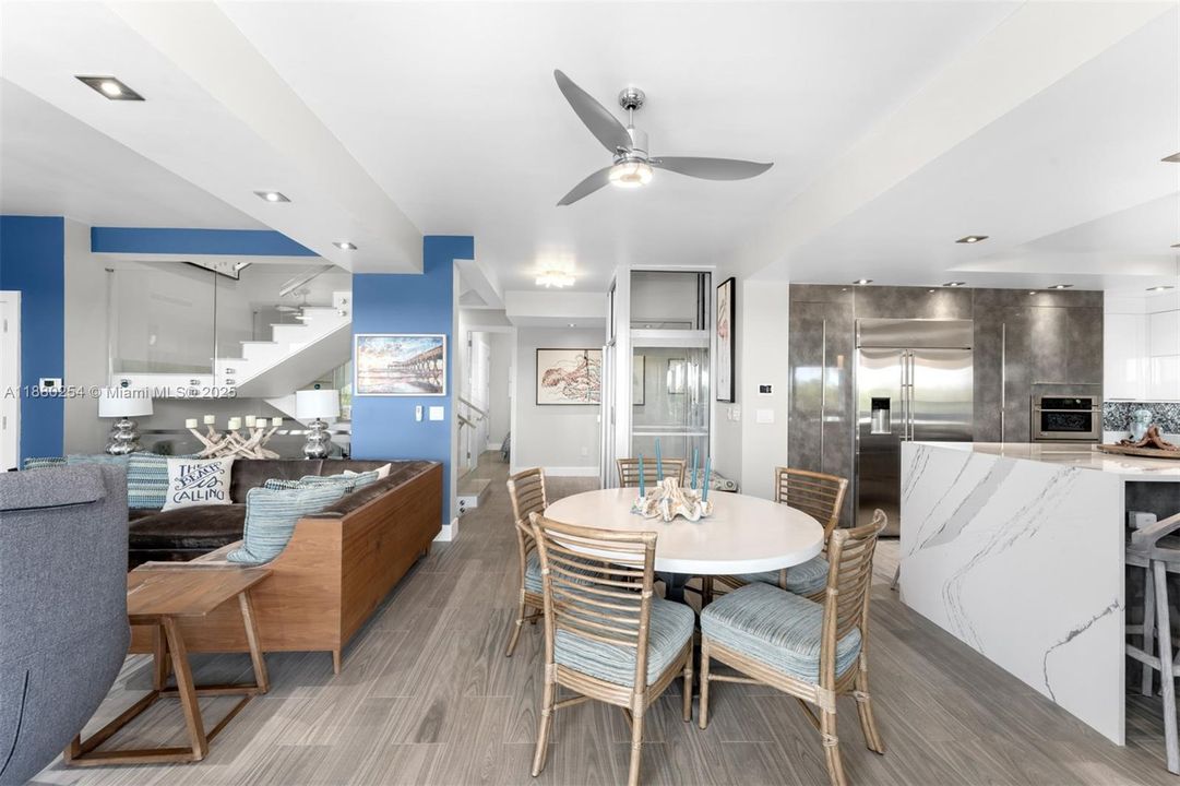 En Venta: $3,795,000 (5 camas, 5 baños, 3398 Pies cuadrados)