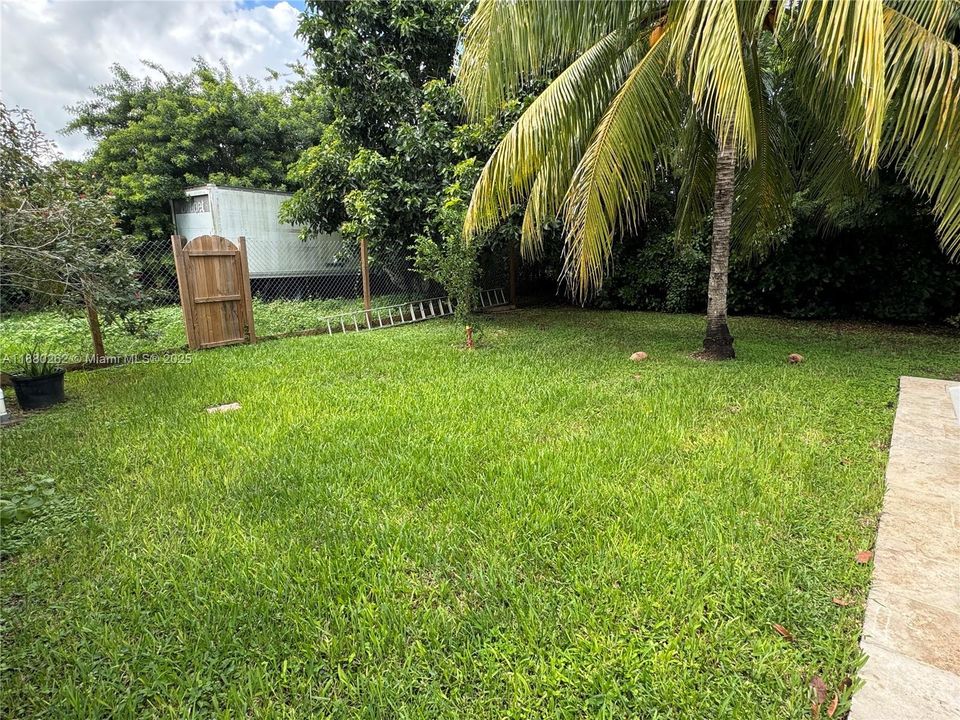 出租: $3,995 (4 贝兹, 2 浴室, 2024 平方英尺)