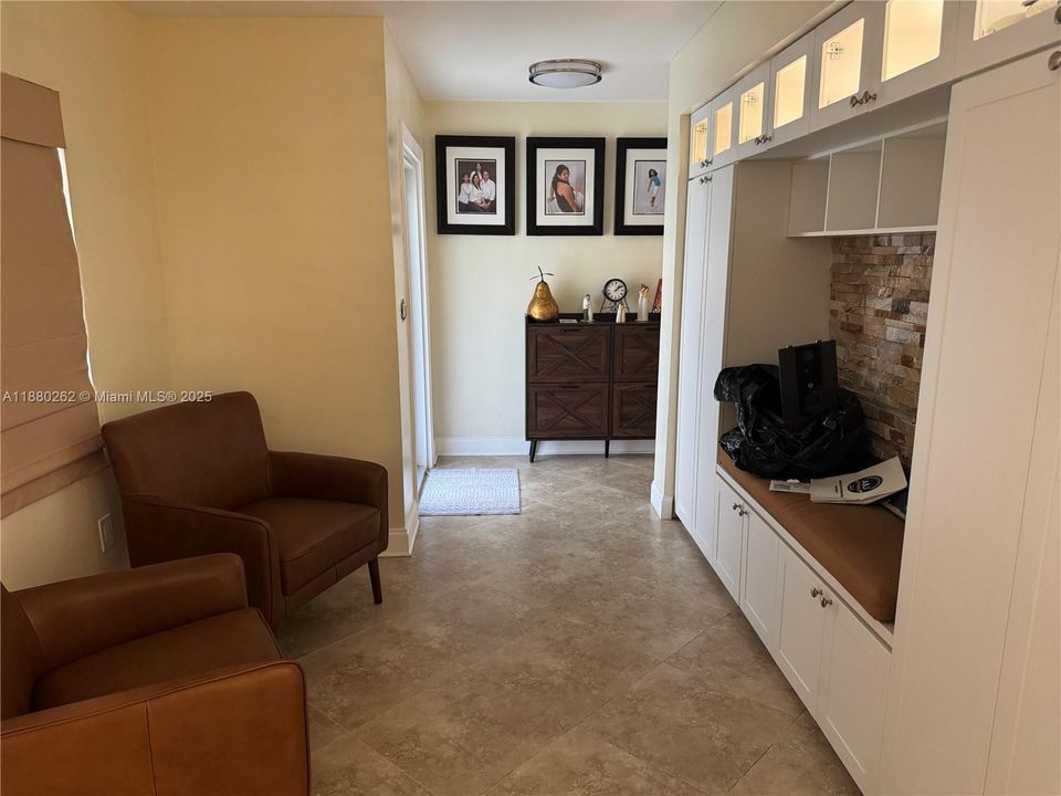 出租: $3,995 (4 贝兹, 2 浴室, 2024 平方英尺)