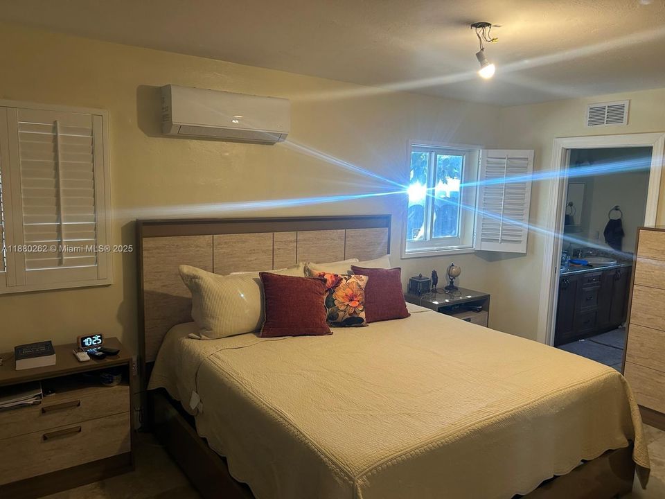 出租: $3,995 (4 贝兹, 2 浴室, 2024 平方英尺)