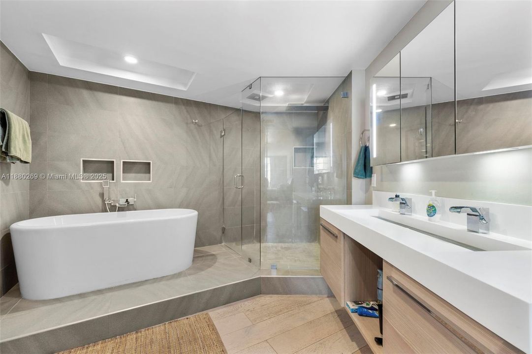 Active With Contract: $875,000 (2 beds, 2 baths, 2210 Square Feet)