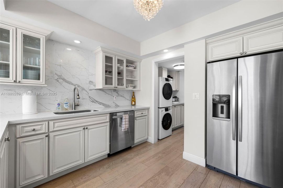 Active With Contract: $875,000 (2 beds, 2 baths, 2210 Square Feet)