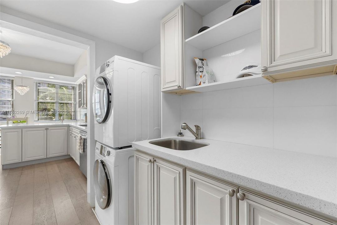 Active With Contract: $875,000 (2 beds, 2 baths, 2210 Square Feet)