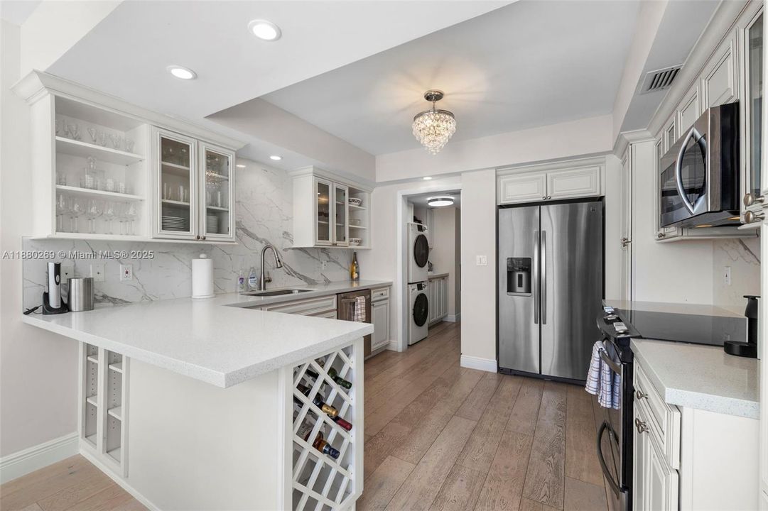 Active With Contract: $875,000 (2 beds, 2 baths, 2210 Square Feet)