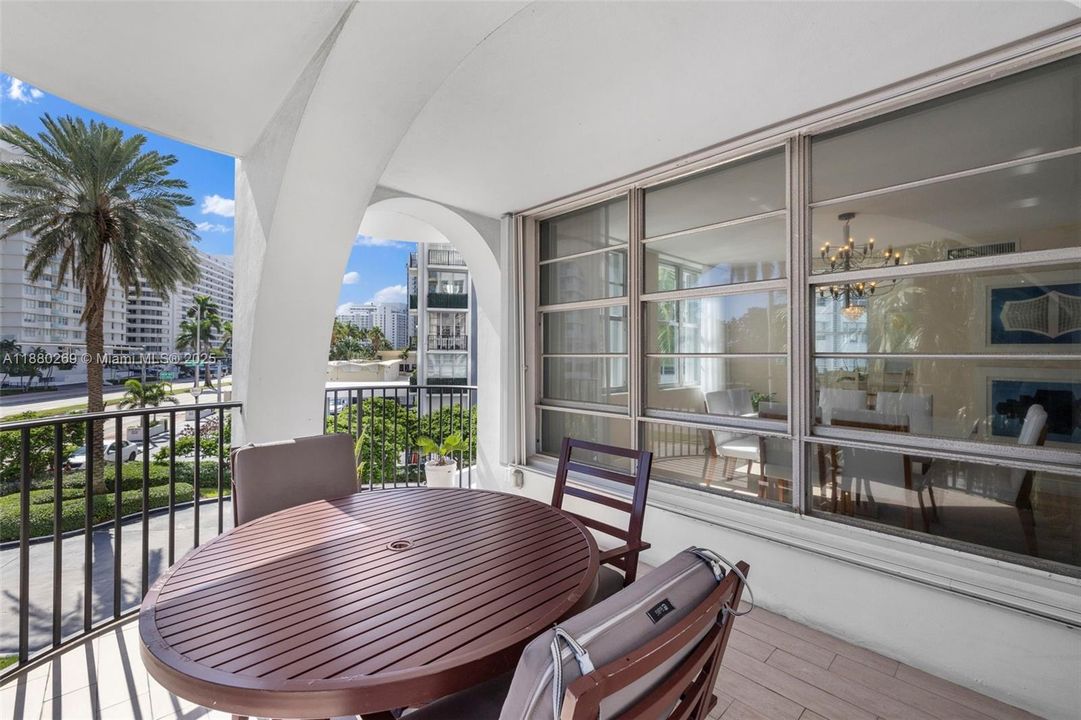 Active With Contract: $875,000 (2 beds, 2 baths, 2210 Square Feet)