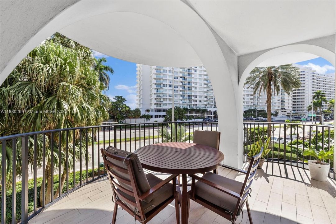 Active With Contract: $875,000 (2 beds, 2 baths, 2210 Square Feet)