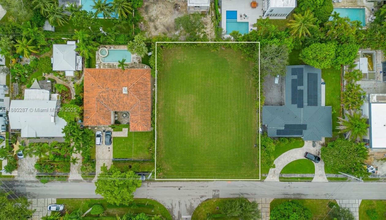 Recently Sold: $2,100,000 (12,150 sqft)