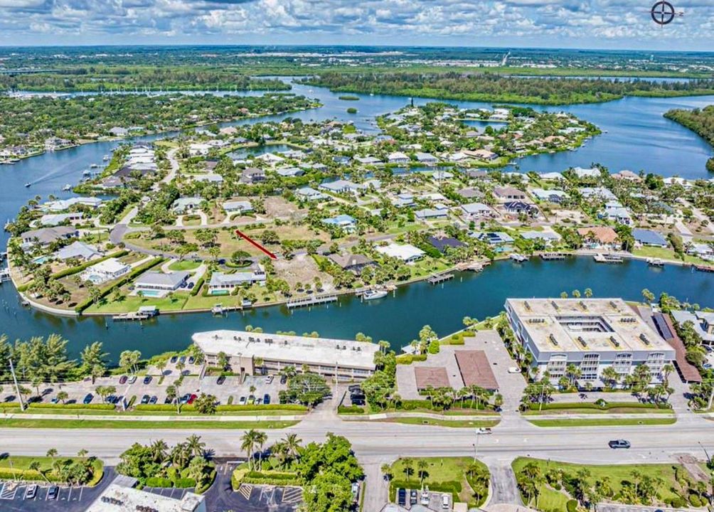 На продажу: $1,500,000 (0.25 acres)