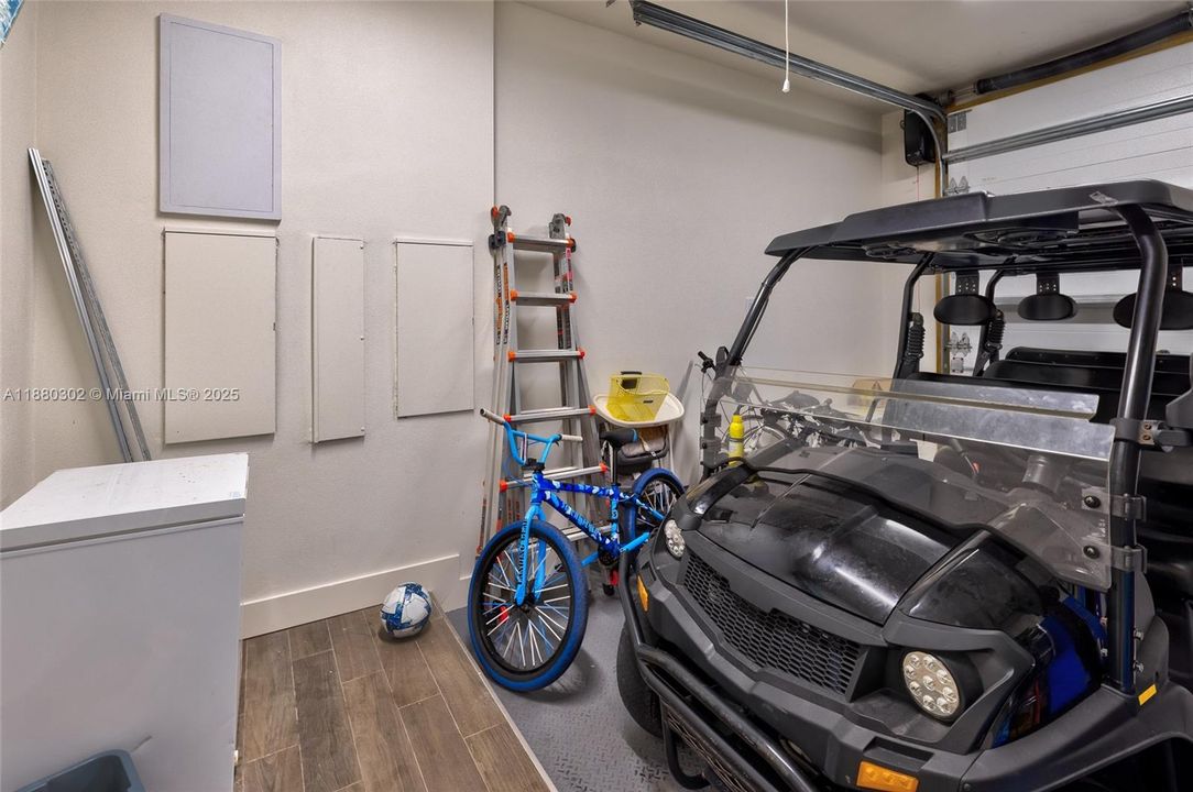 For Sale: $3,795,000 (4 beds, 4 baths, 3004 Square Feet)