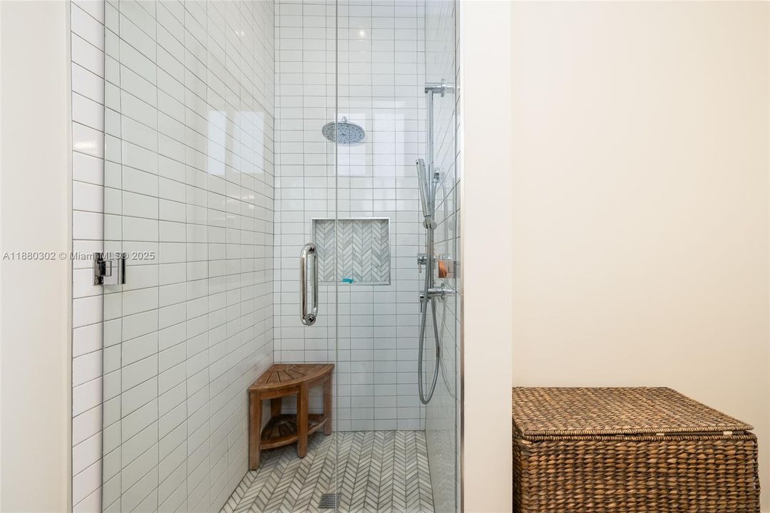 For Sale: $3,795,000 (4 beds, 4 baths, 3004 Square Feet)