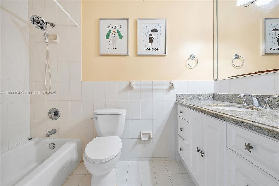 Под контрактом: $2,499,000 (4 спален, 3 ванн, 2777 Квадратных фут)