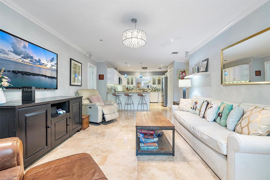 Под контрактом: $2,499,000 (4 спален, 3 ванн, 2777 Квадратных фут)