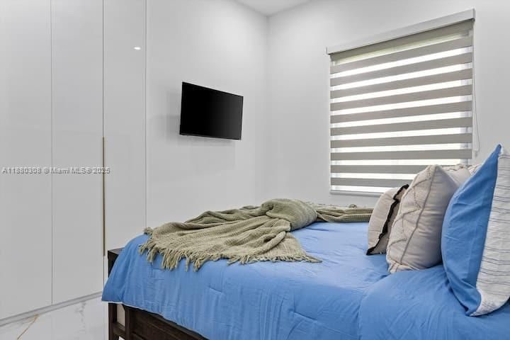 Под контрактом: $1,239,000 (5 спален, 3 ванн, 2465 Квадратных фут)