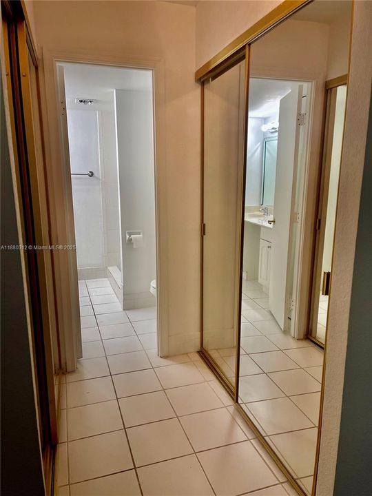 En Venta: $165,000 (2 camas, 2 baños, 834 Pies cuadrados)